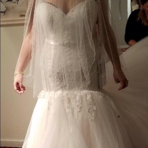 Maggie Sottero Keely wedding dress - Picture 2 of 3